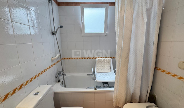 Odsprzedaż - Mieszkanie w bloku - Torrevieja - Playa del Cura