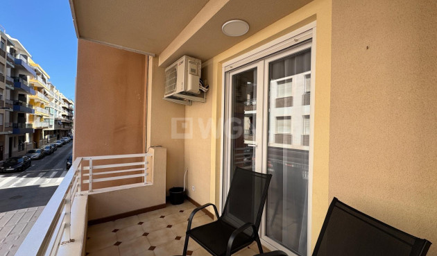 Odsprzedaż - Mieszkanie w bloku - Torrevieja - Playa del Cura