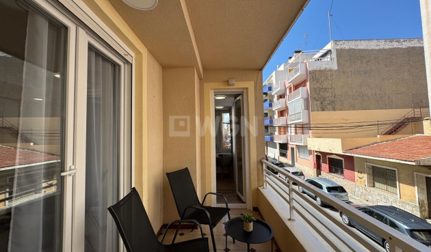 Odsprzedaż - Mieszkanie w bloku - Torrevieja - Playa del Cura