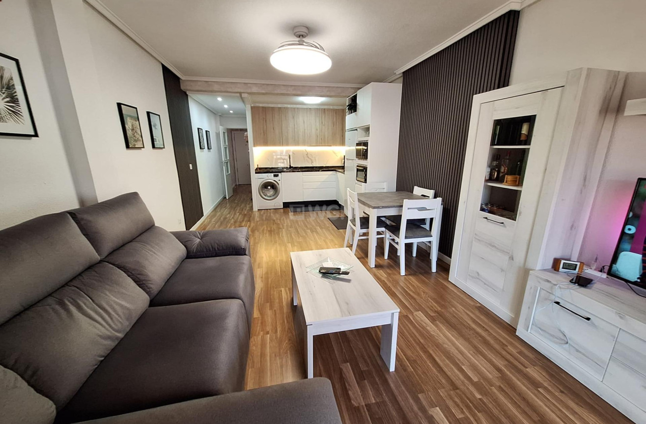 Wiederverkauf - Wohnung - Torrevieja - Centro