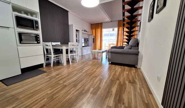 Wiederverkauf - Wohnung - Torrevieja - Centro