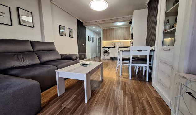 Wiederverkauf - Wohnung - Torrevieja - Centro
