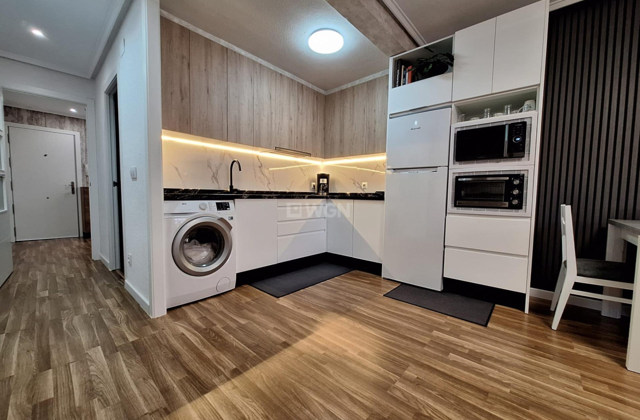 Wiederverkauf - Wohnung - Torrevieja - Centro
