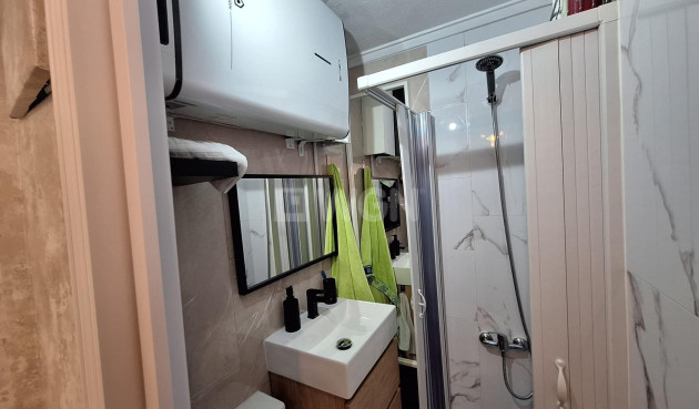 Wiederverkauf - Wohnung - Torrevieja - Centro