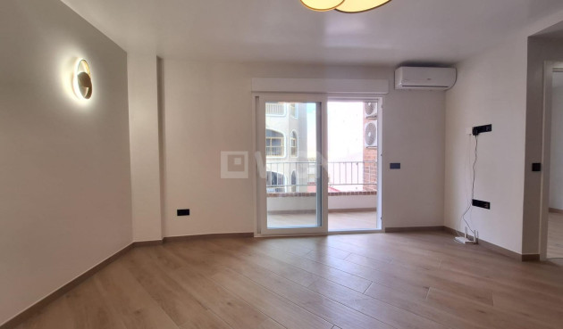 Odsprzedaż - Mieszkanie w bloku - Torrevieja - Playa de los Locos
