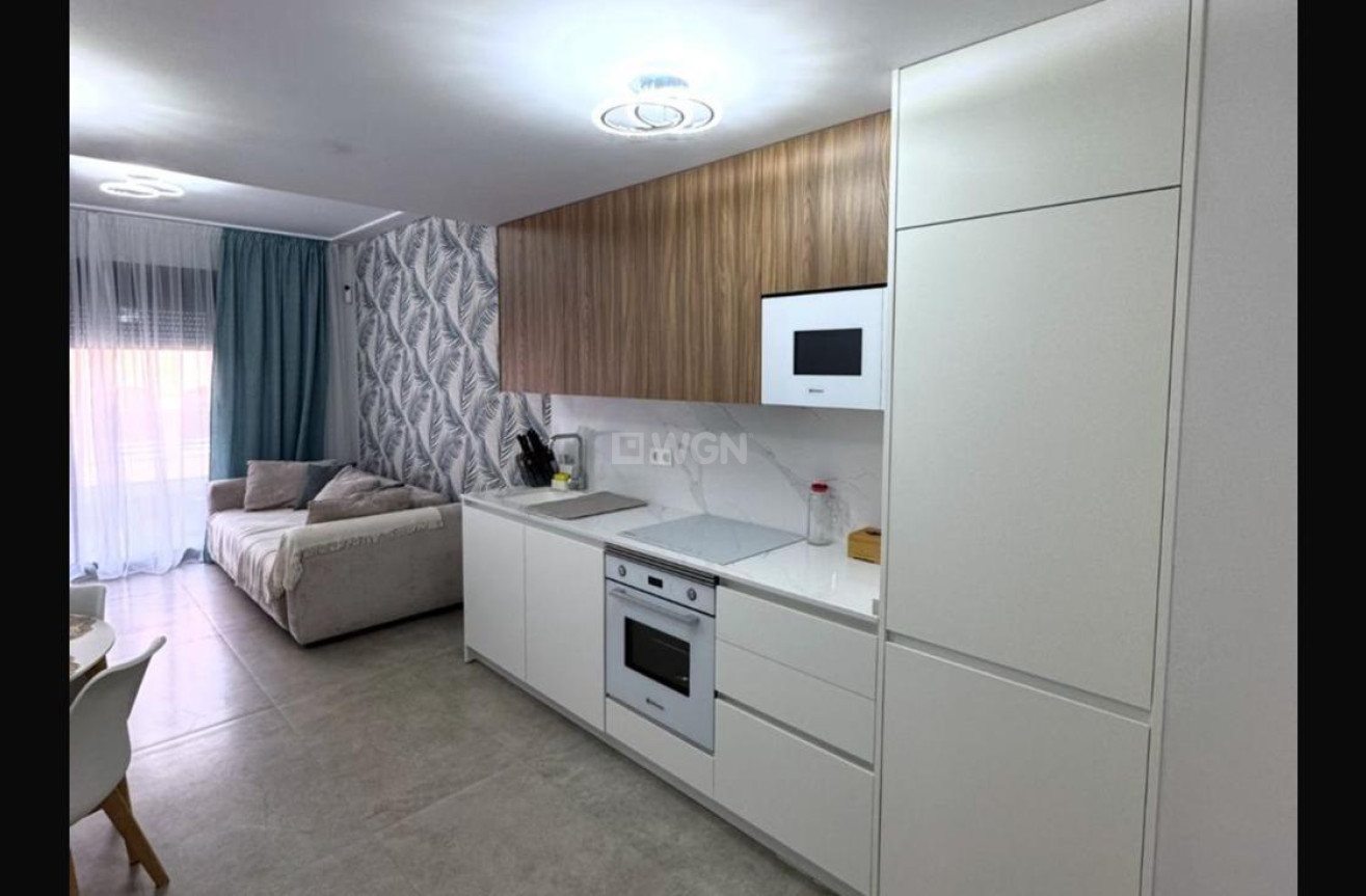 Odsprzedaż - Mieszkanie w bloku - Torrevieja - Playa del Cura