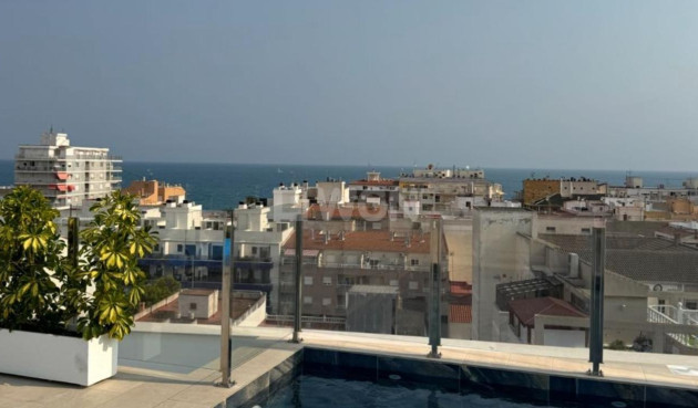 Odsprzedaż - Mieszkanie w bloku - Torrevieja - Playa del Cura