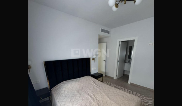Odsprzedaż - Mieszkanie w bloku - Torrevieja - Playa del Cura