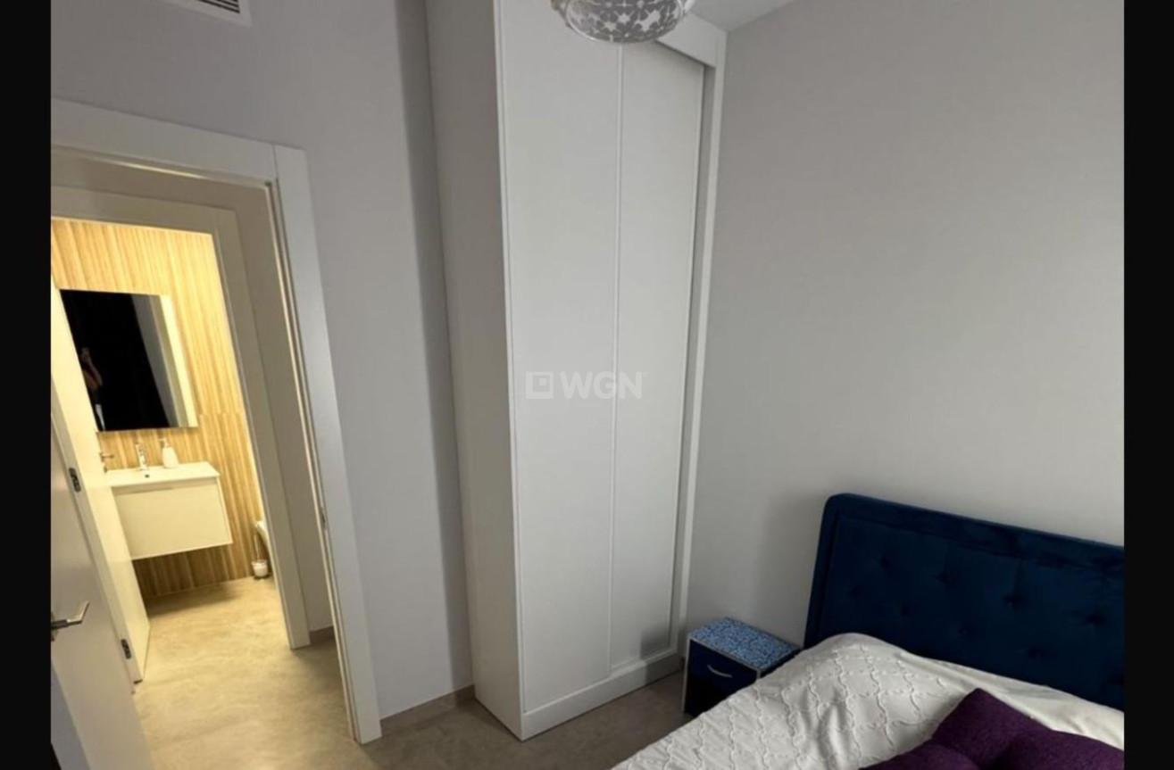 Odsprzedaż - Mieszkanie w bloku - Torrevieja - Playa del Cura