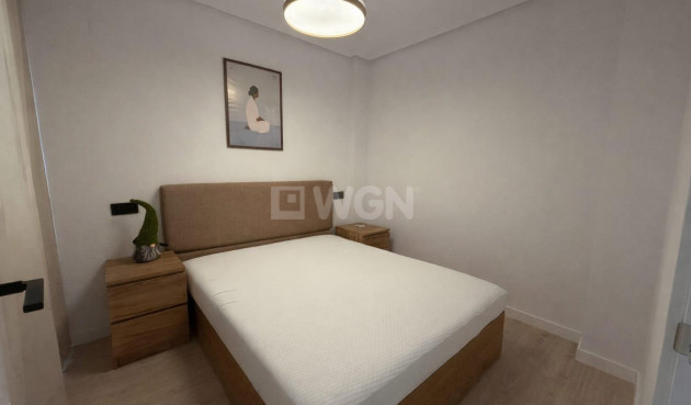 Odsprzedaż - Mieszkanie w bloku - Torrevieja - Playa del Cura
