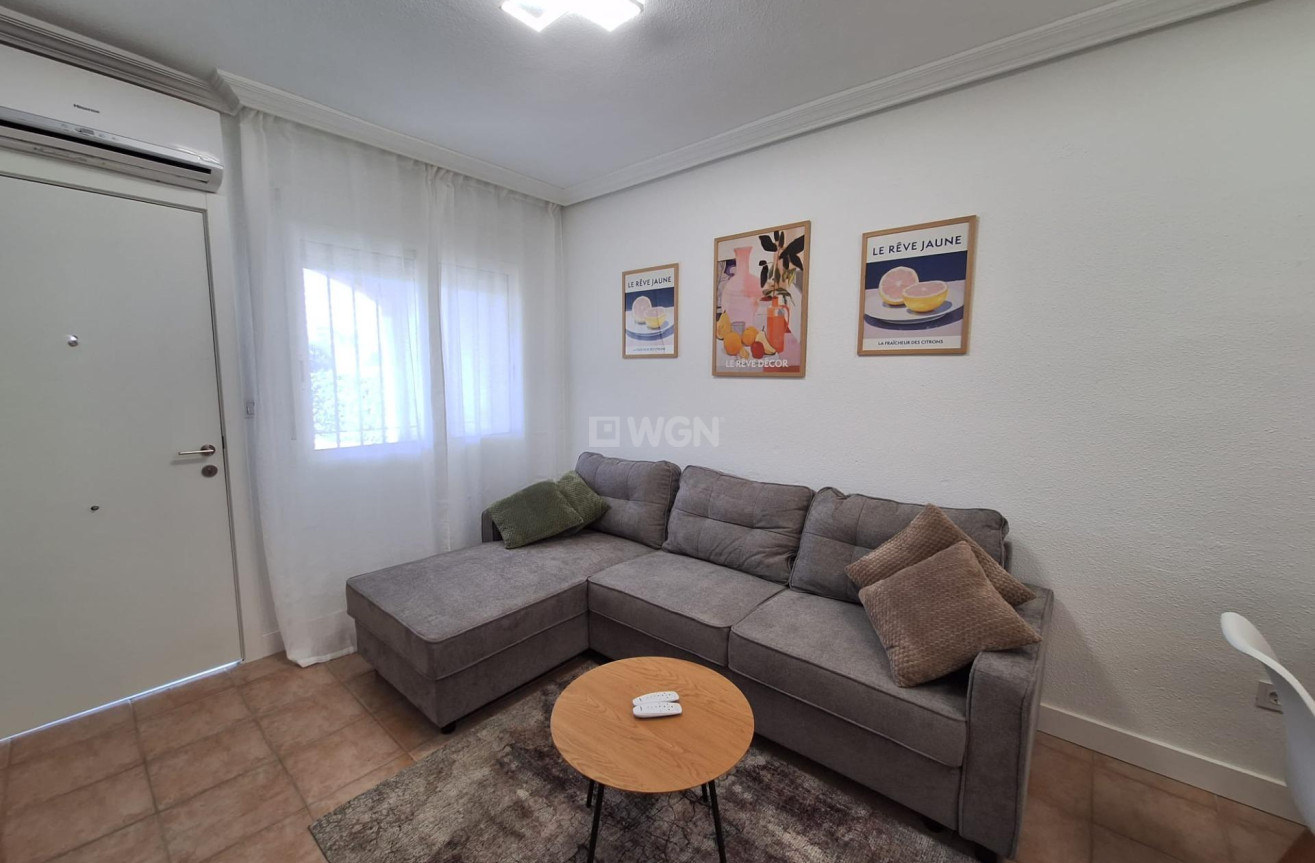 Odsprzedaż - Bungalow - Torrevieja - Sector 25