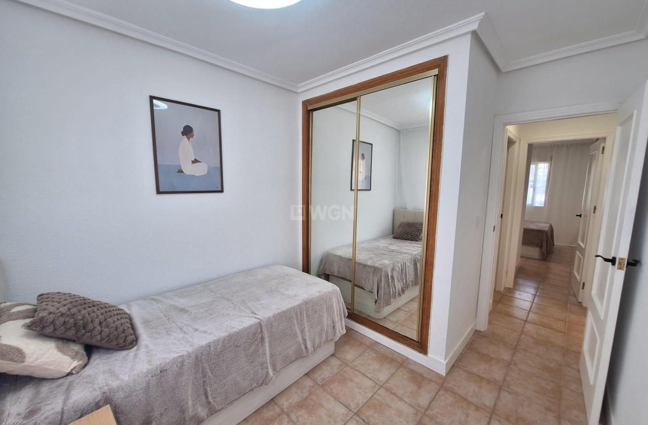 Odsprzedaż - Bungalow - Torrevieja - Sector 25