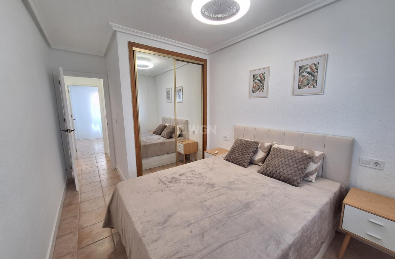 Odsprzedaż - Bungalow - Torrevieja - Sector 25