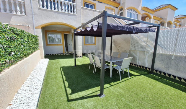 Odsprzedaż - Bungalow - Torrevieja - Sector 25