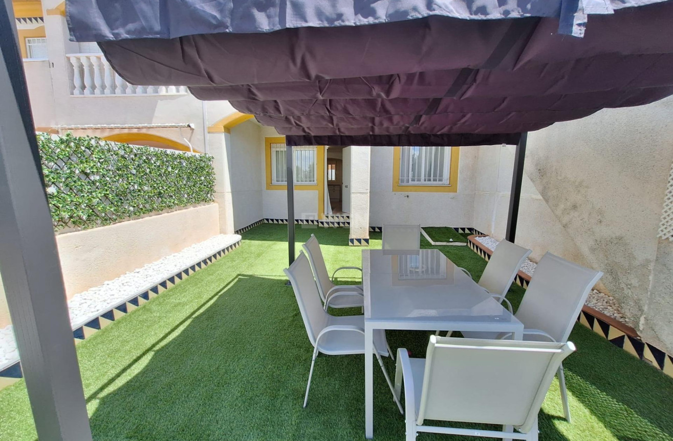 Odsprzedaż - Bungalow - Torrevieja - Sector 25