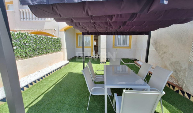 Odsprzedaż - Bungalow - Torrevieja - Sector 25