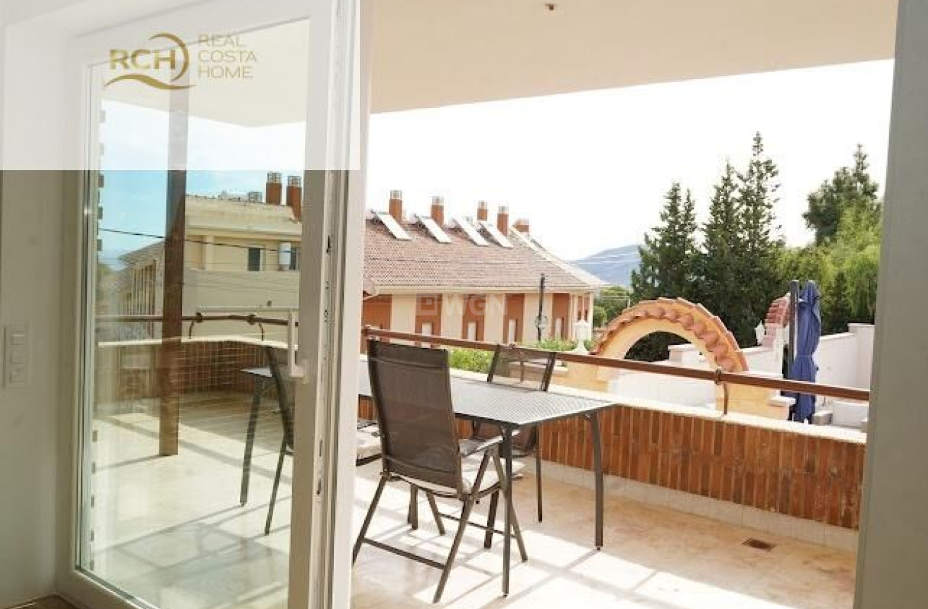 Odsprzedaż - Villa - La Nucía - Montebello - Nou Espai