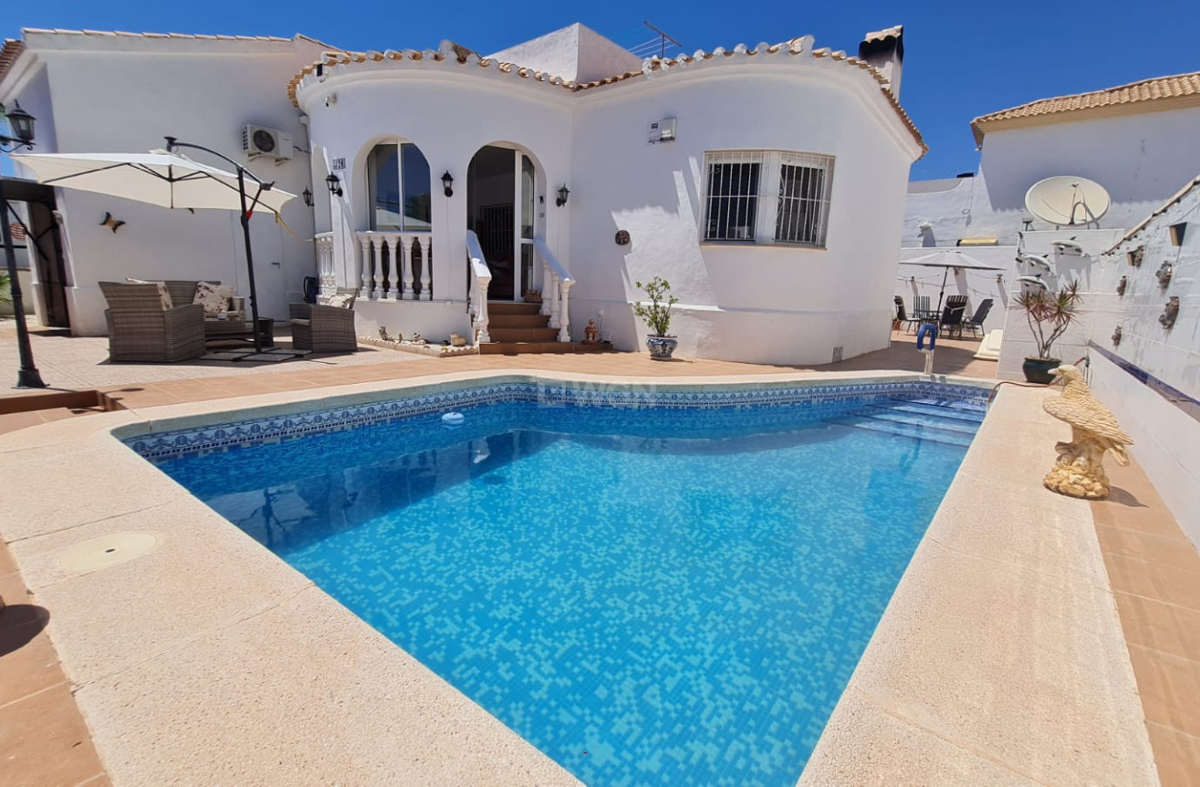 Odsprzedaż - Villa - Orihuela Costa - Costa Blanca