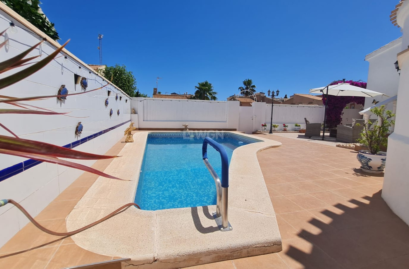 Odsprzedaż - Villa - Orihuela Costa - Costa Blanca
