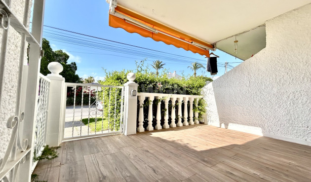 Odsprzedaż - Mieszkanie w bloku - Villamartin - Costa Blanca