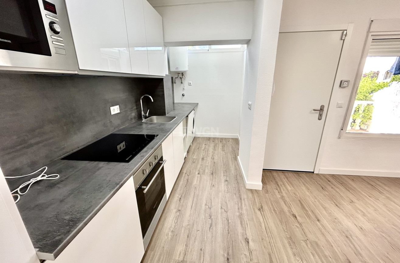 Odsprzedaż - Mieszkanie w bloku - Villamartin - Costa Blanca