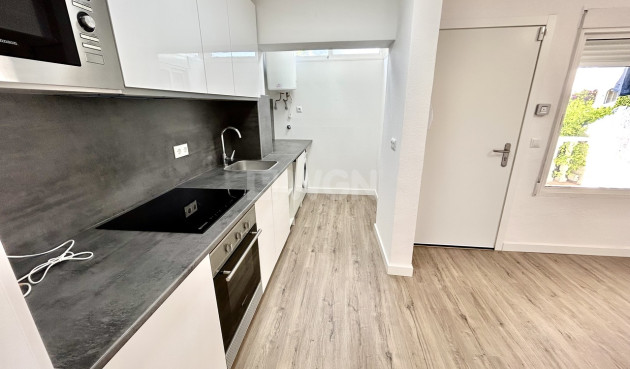 Odsprzedaż - Mieszkanie w bloku - Villamartin - Costa Blanca