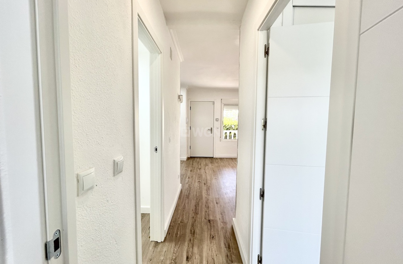 Odsprzedaż - Mieszkanie w bloku - Villamartin - Costa Blanca