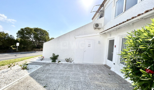 Odsprzedaż - Mieszkanie w bloku - Villamartin - Costa Blanca