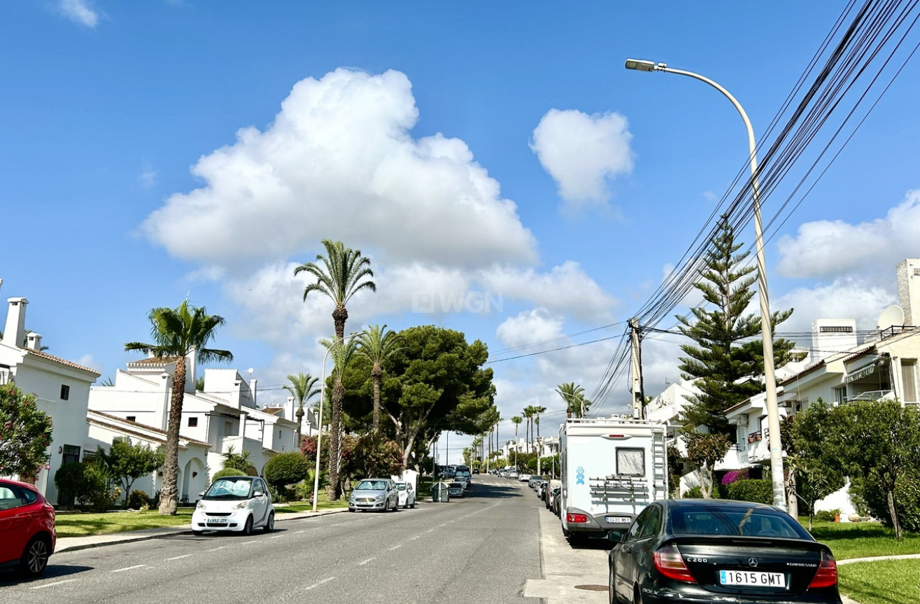 Odsprzedaż - Mieszkanie w bloku - Villamartin - Costa Blanca