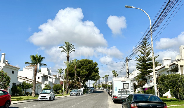 Odsprzedaż - Mieszkanie w bloku - Villamartin - Costa Blanca