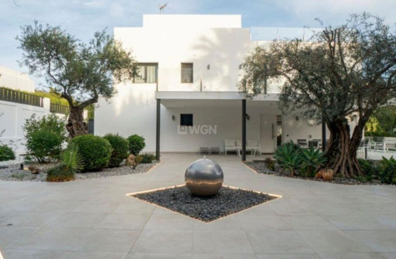 Odsprzedaż - Kamienica - Marbella - Las Brisas