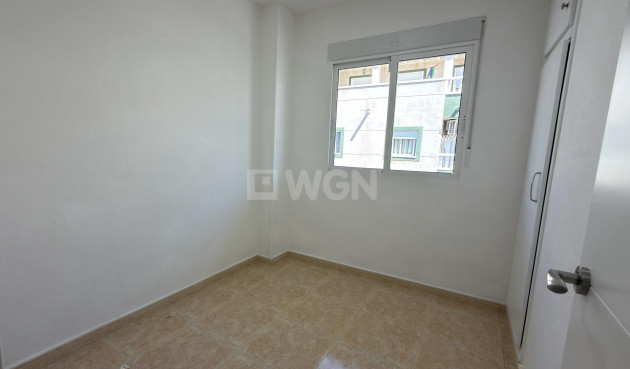 Odsprzedaż - Mieszkanie w bloku - Torrevieja - Centro