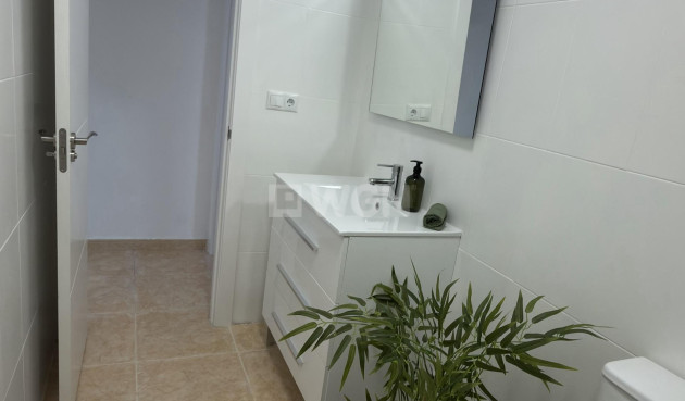 Odsprzedaż - Mieszkanie w bloku - Torrevieja - Centro