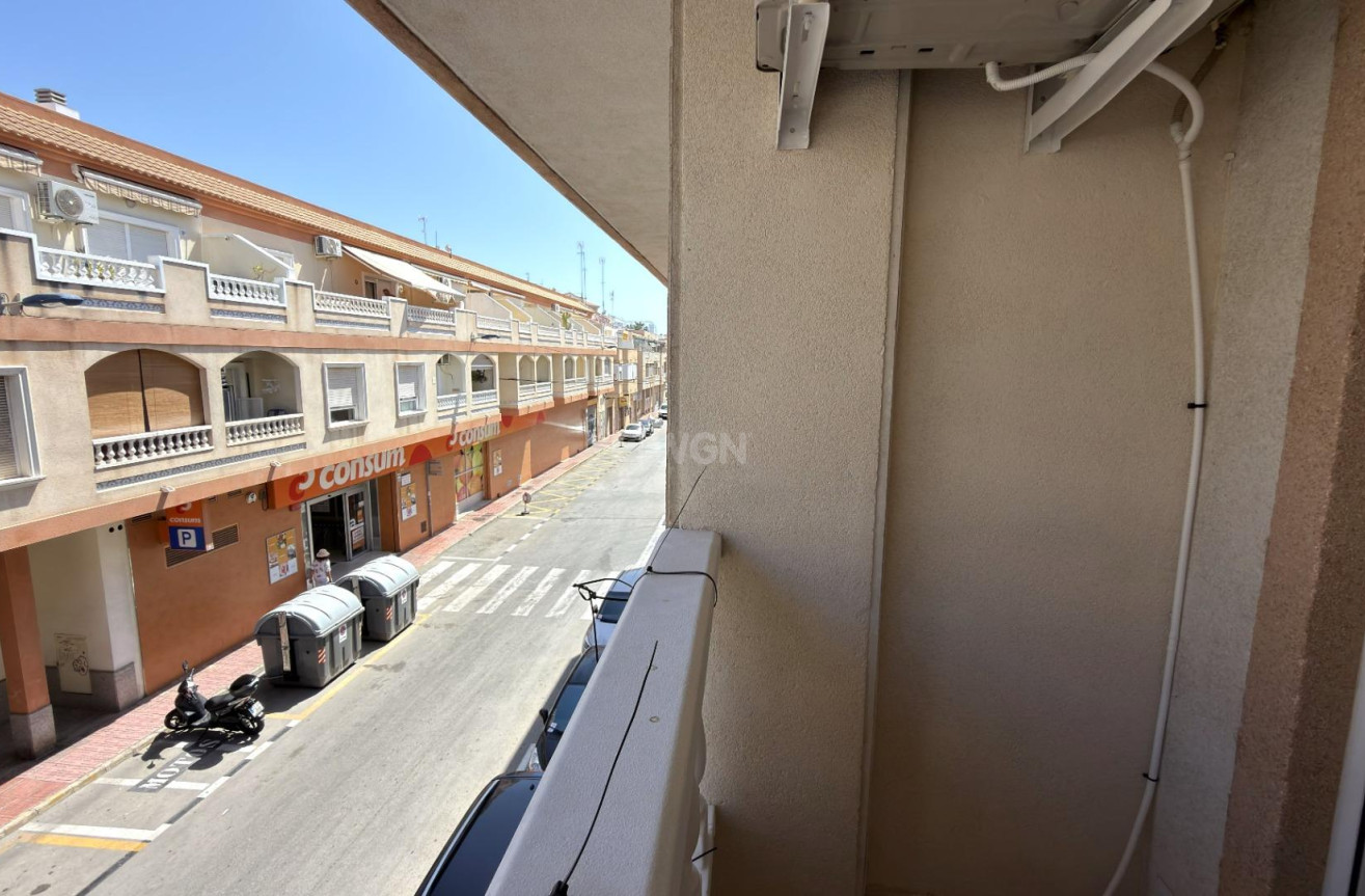 Odsprzedaż - Mieszkanie w bloku - Torrevieja - Centro