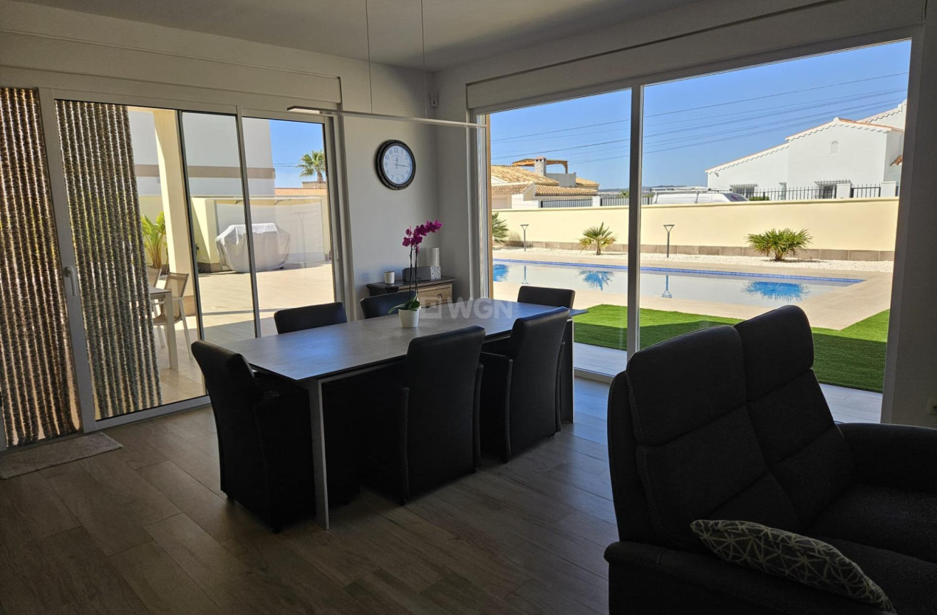 Odsprzedaż - Villa - Torrevieja - La Siesta - El Salado - Torreta