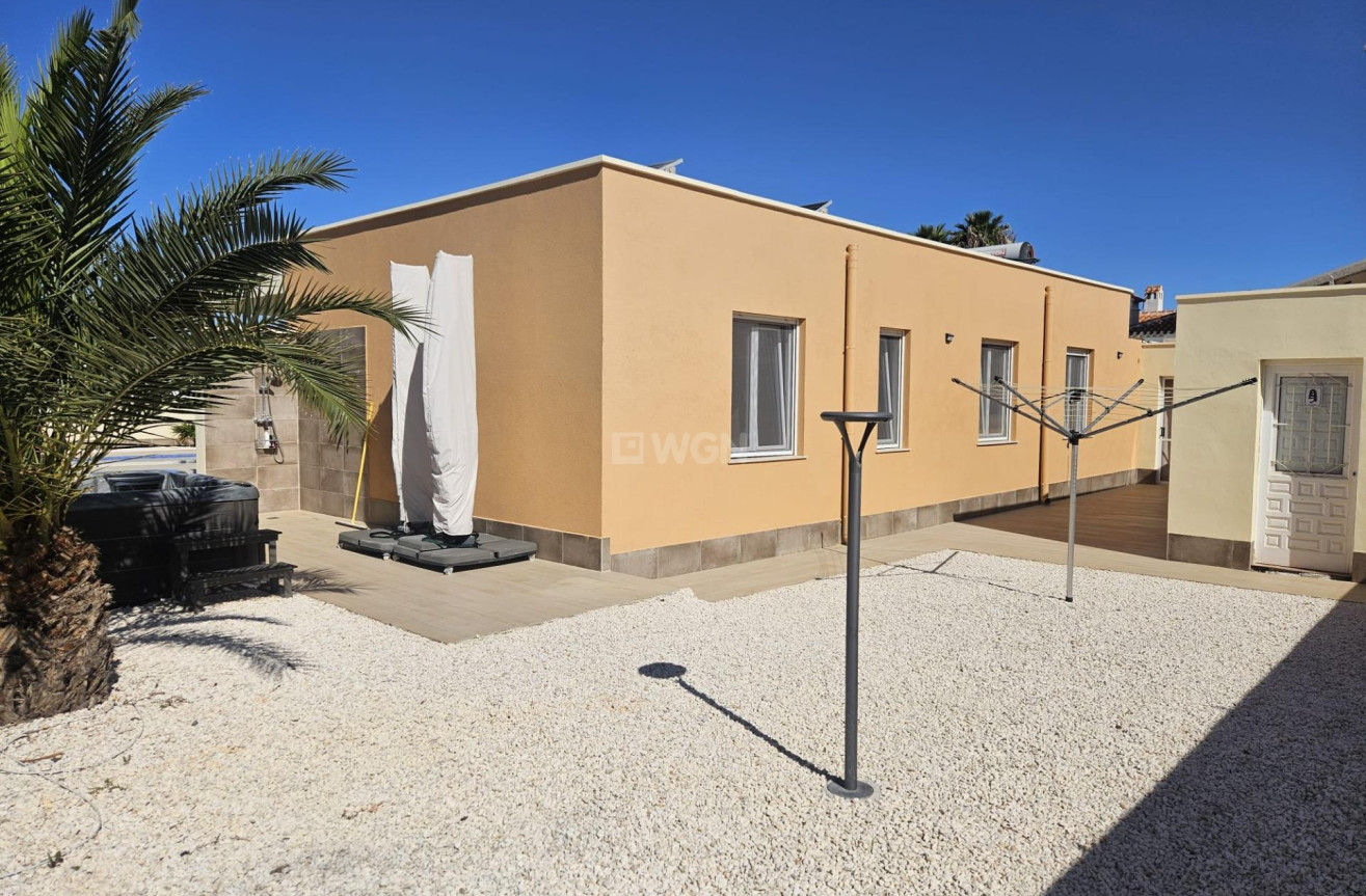 Odsprzedaż - Villa - Torrevieja - La Siesta - El Salado - Torreta