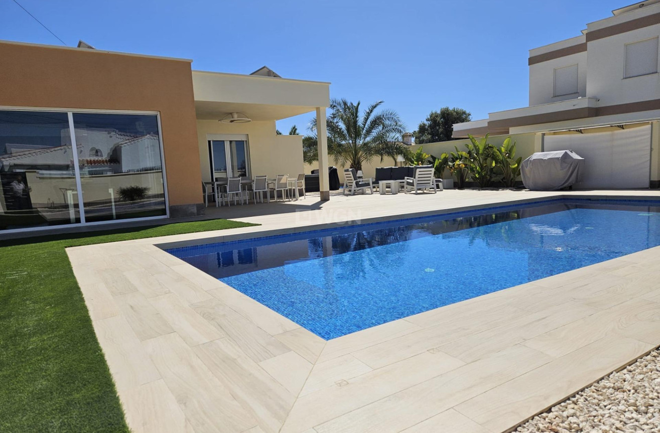 Odsprzedaż - Villa - Torrevieja - La Siesta - El Salado - Torreta
