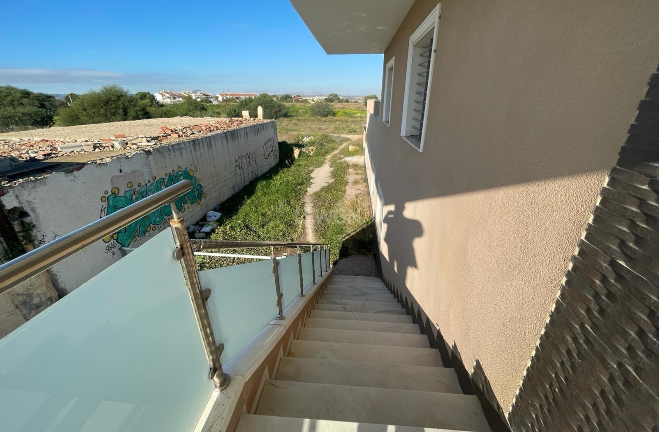 Wiederverkauf - Villa - Torrevieja - La Siesta - El Salado - Torreta