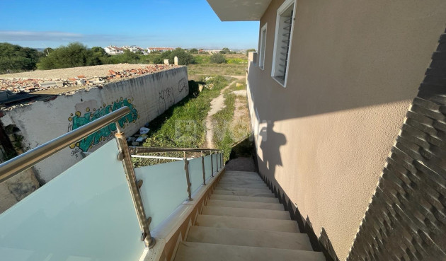 Wiederverkauf - Villa - Torrevieja - La Siesta - El Salado - Torreta