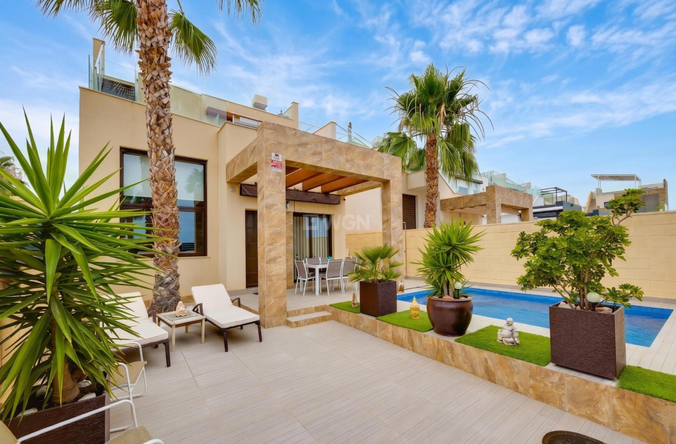 Resale - Villa - Ciudad Quesada - Pueblo Bravo