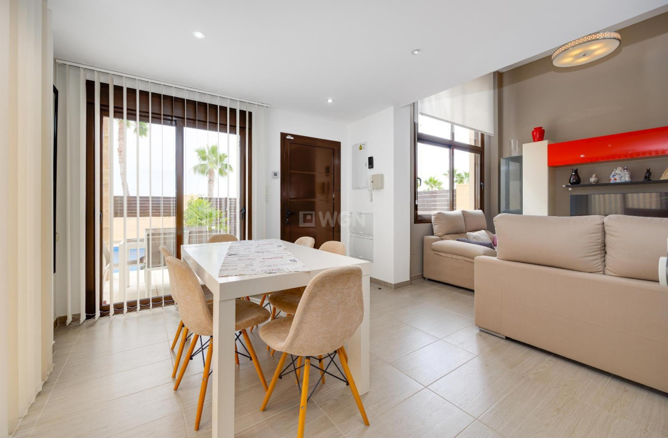 Resale - Villa - Ciudad Quesada - Pueblo Bravo