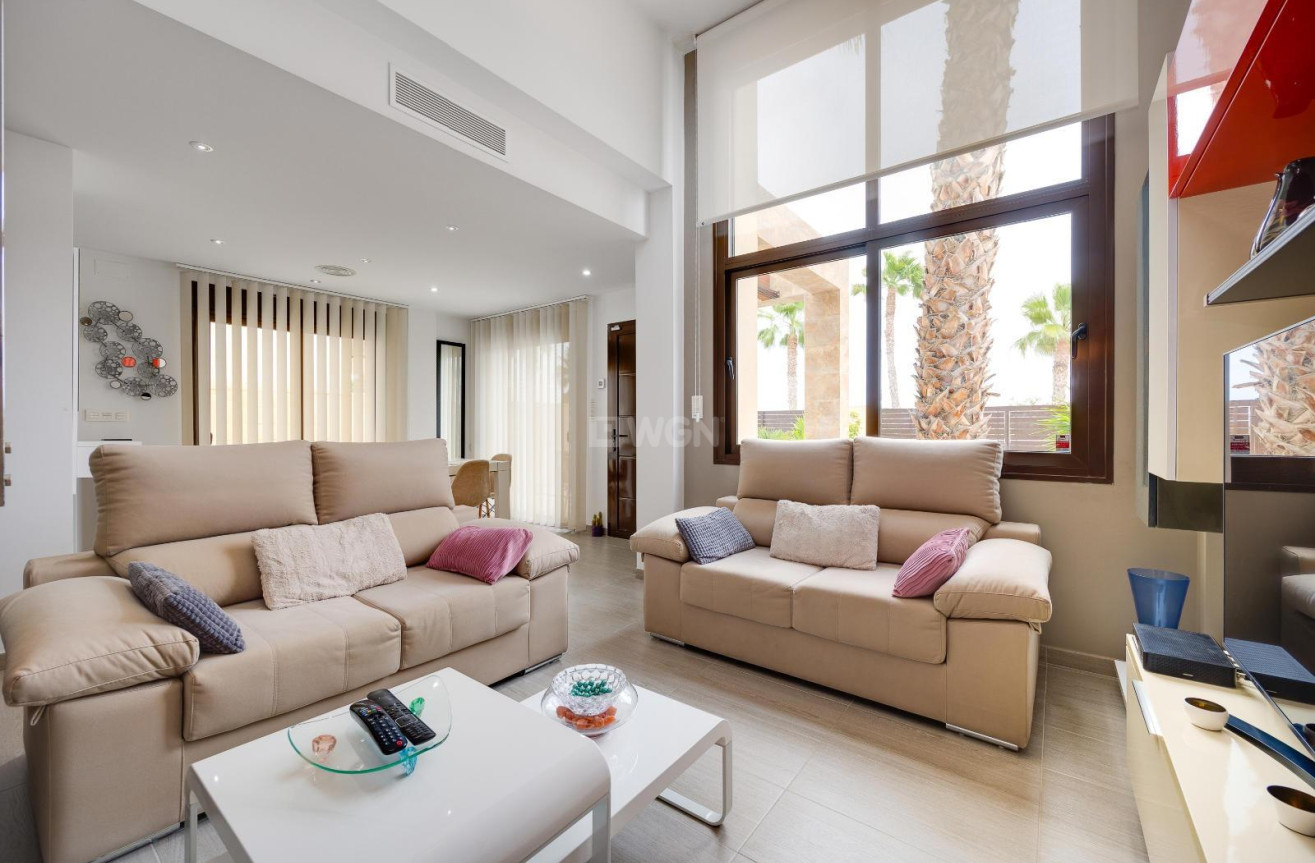 Resale - Villa - Ciudad Quesada - Pueblo Bravo
