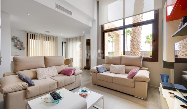 Resale - Villa - Ciudad Quesada - Pueblo Bravo