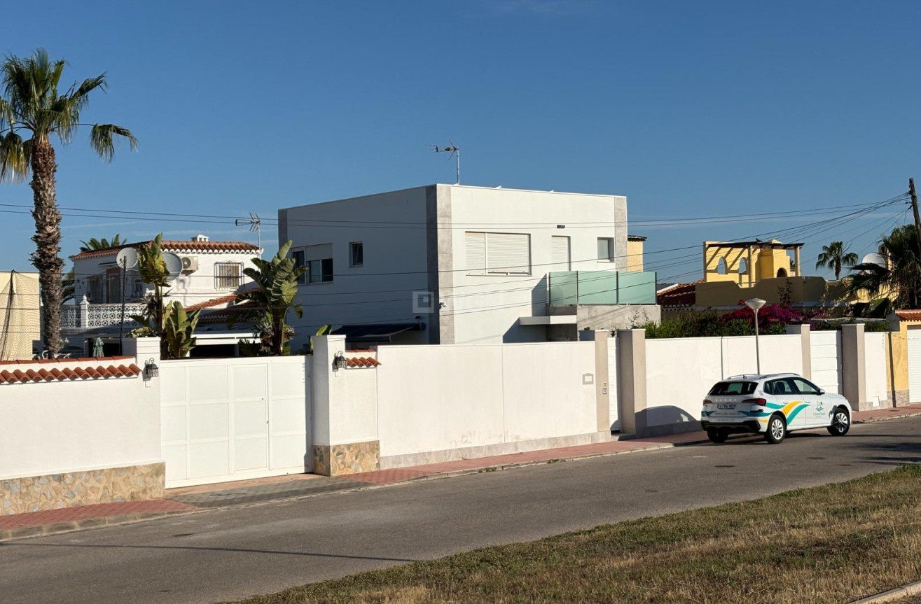 Wiederverkauf - Villa - Torrevieja - La Siesta - El Salado - Torreta