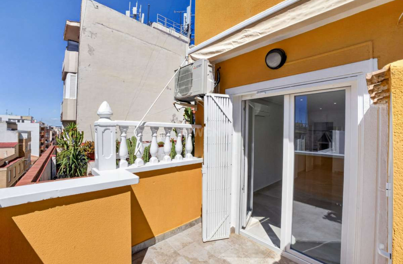 Odsprzedaż - Mieszkanie w bloku - Torrevieja - Costa Blanca