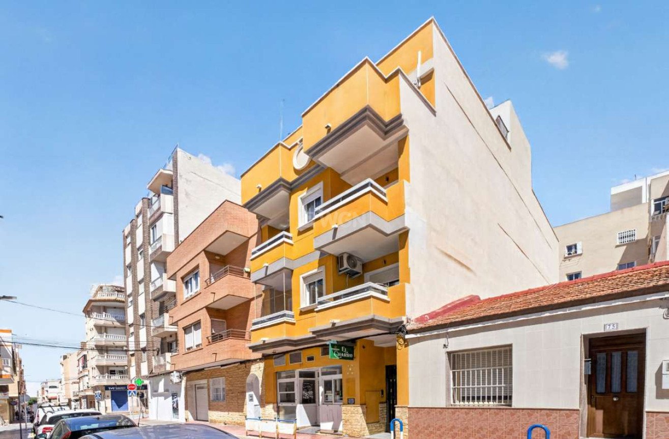 Odsprzedaż - Mieszkanie w bloku - Torrevieja - Costa Blanca