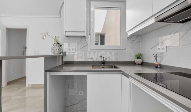 Odsprzedaż - Mieszkanie w bloku - Torrevieja - Costa Blanca
