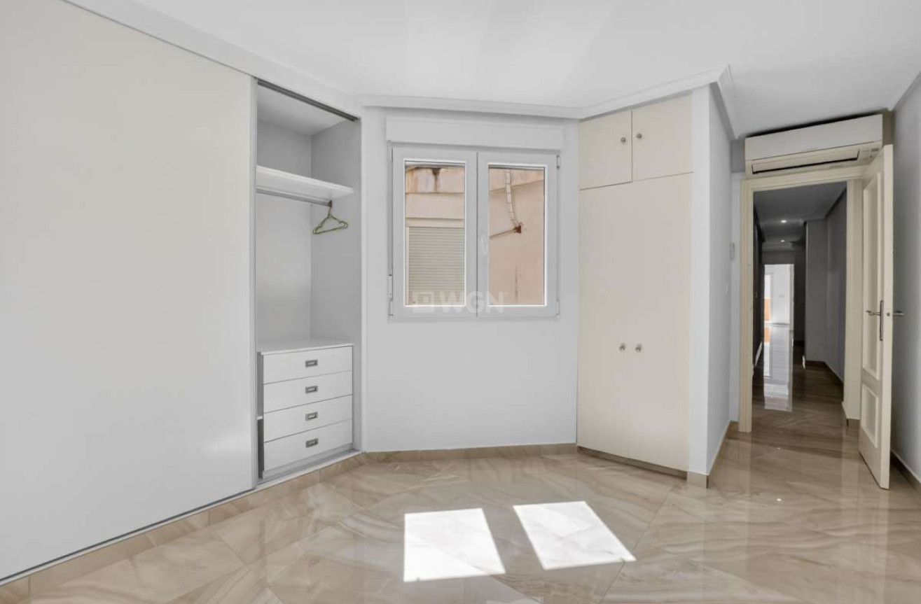 Odsprzedaż - Mieszkanie w bloku - Torrevieja - Costa Blanca
