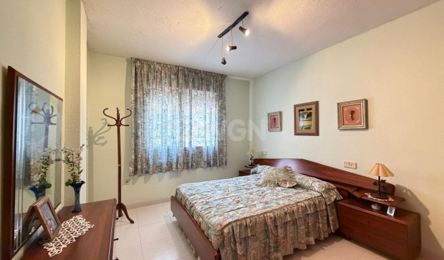 Odsprzedaż - Mieszkanie w bloku - Torrevieja - Playa del Cura