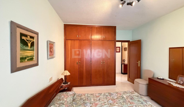 Odsprzedaż - Mieszkanie w bloku - Torrevieja - Playa del Cura